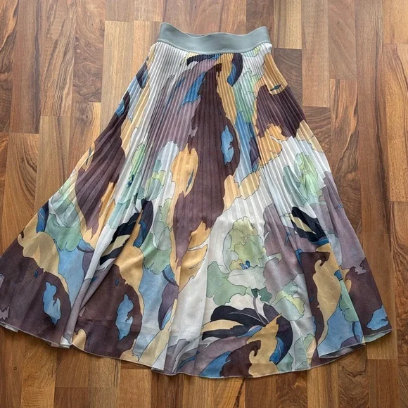 Wilfred pleated skirt from Aritzia, featuring a watercolor-style iris print - Picture 1 of 12
